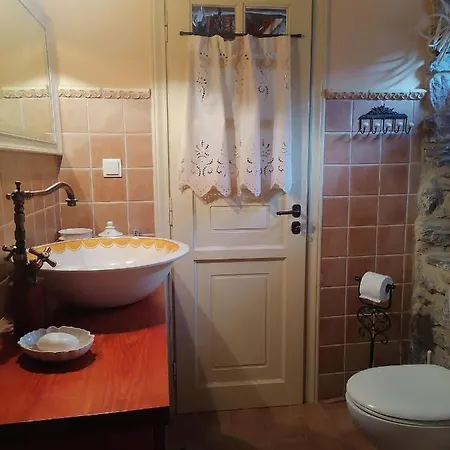 Willa Large Stone With Garden. *